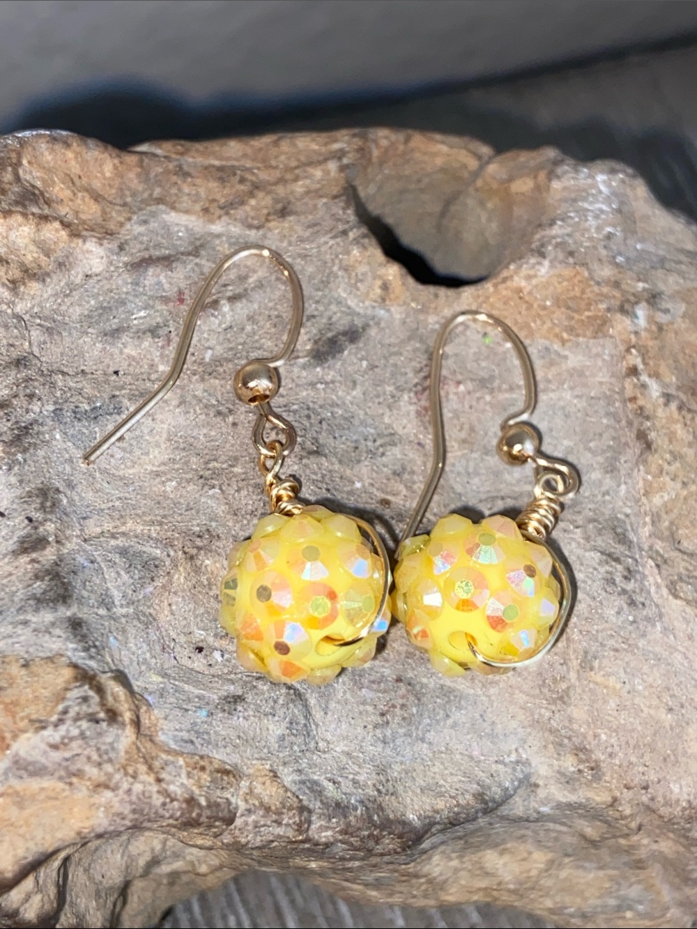 5/$10❤️❤️❤️NEW Yellow Sequin Ball Drop Earrings